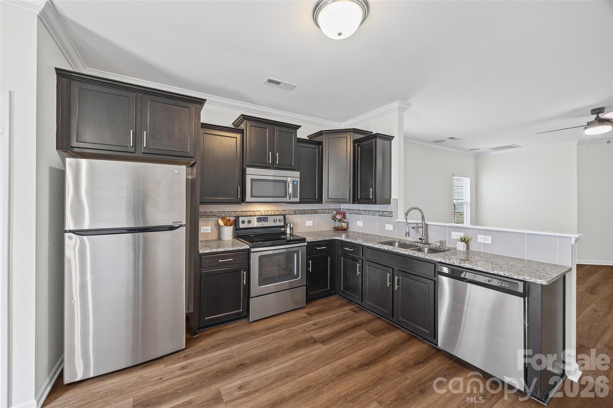 Newport Lakes - Residential