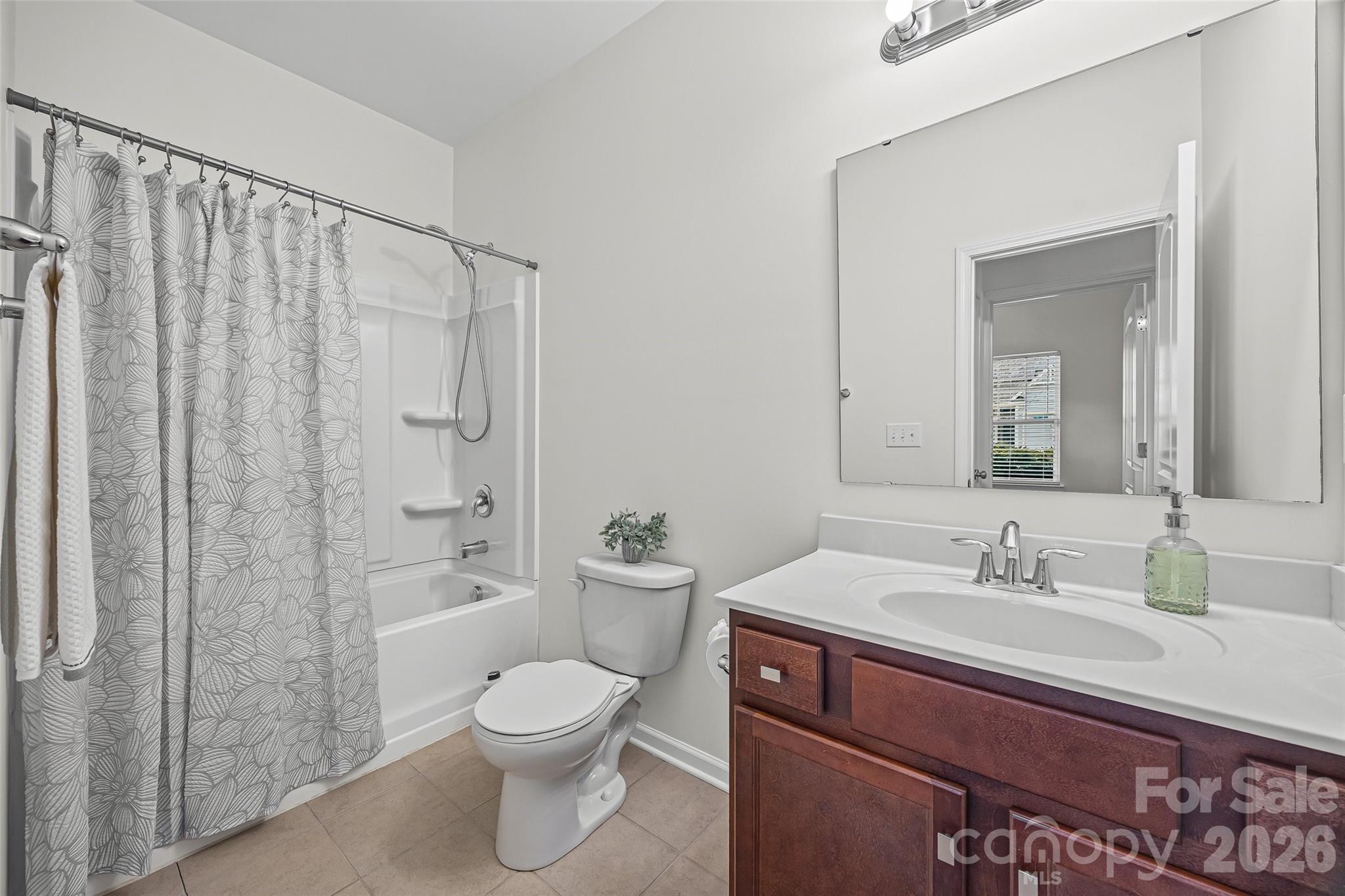 Newport Lakes - Residential