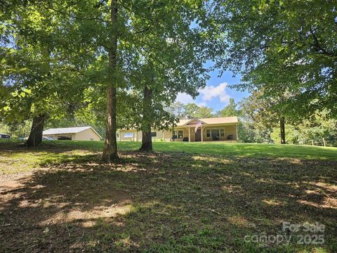 3744 Hunting Country Road Tryon NC 28782