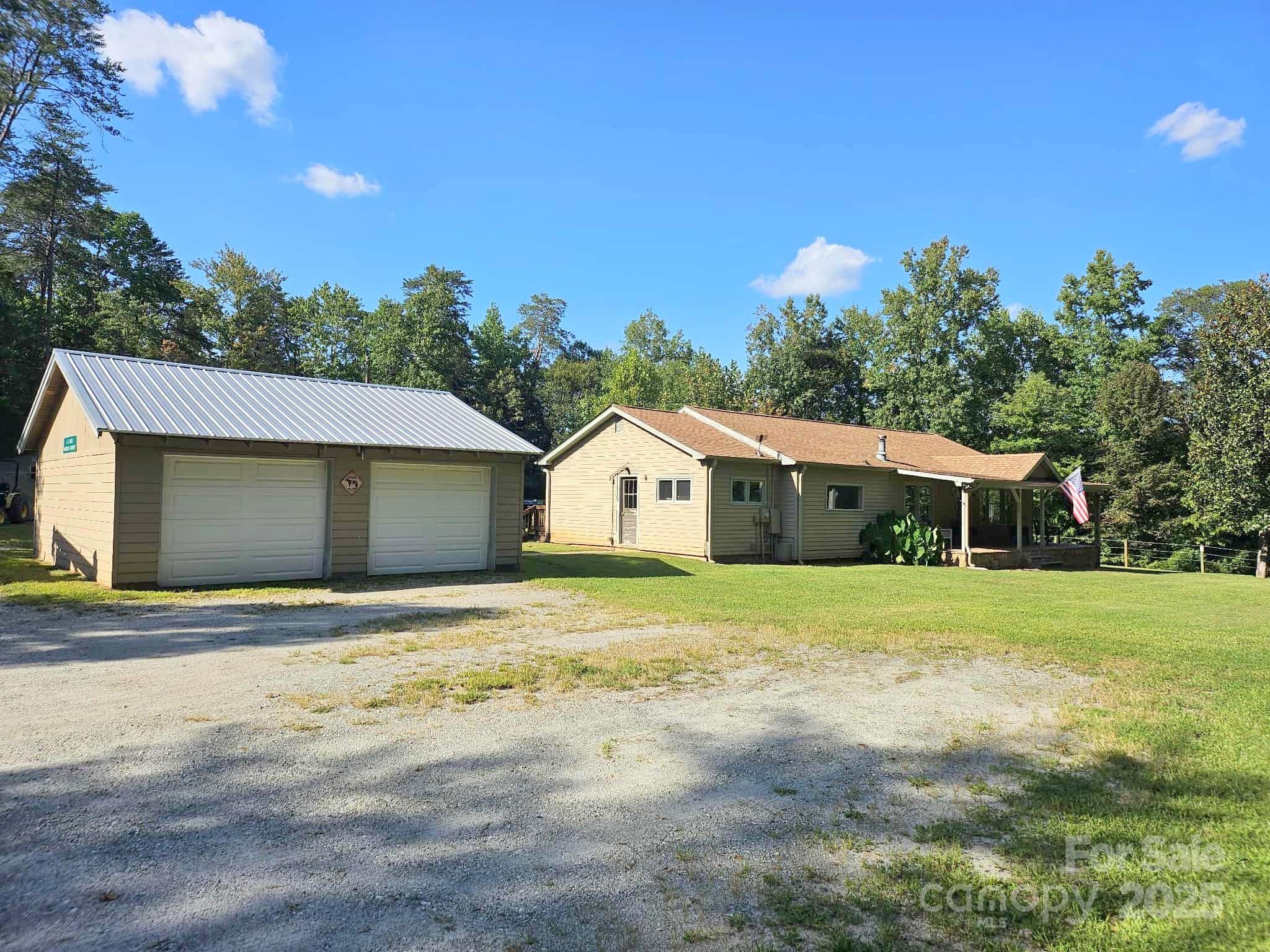 3744 Hunting Country Road