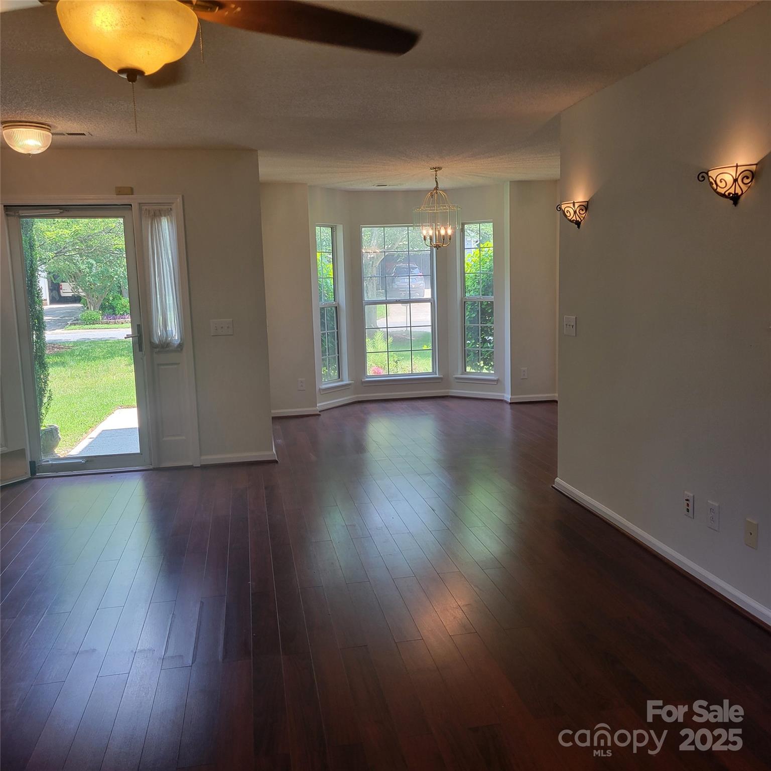 13039 Peacock Lane