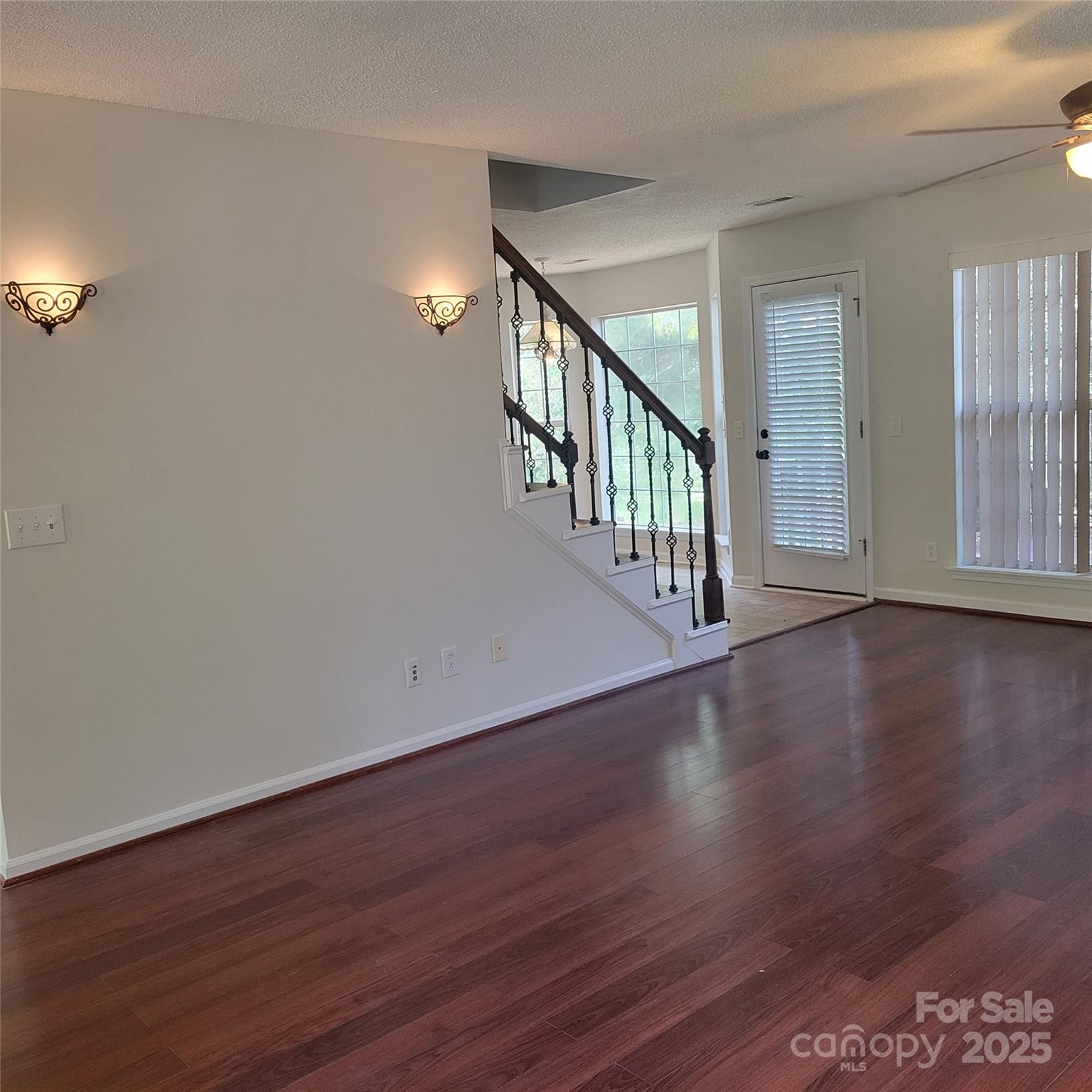 13039 Peacock Lane