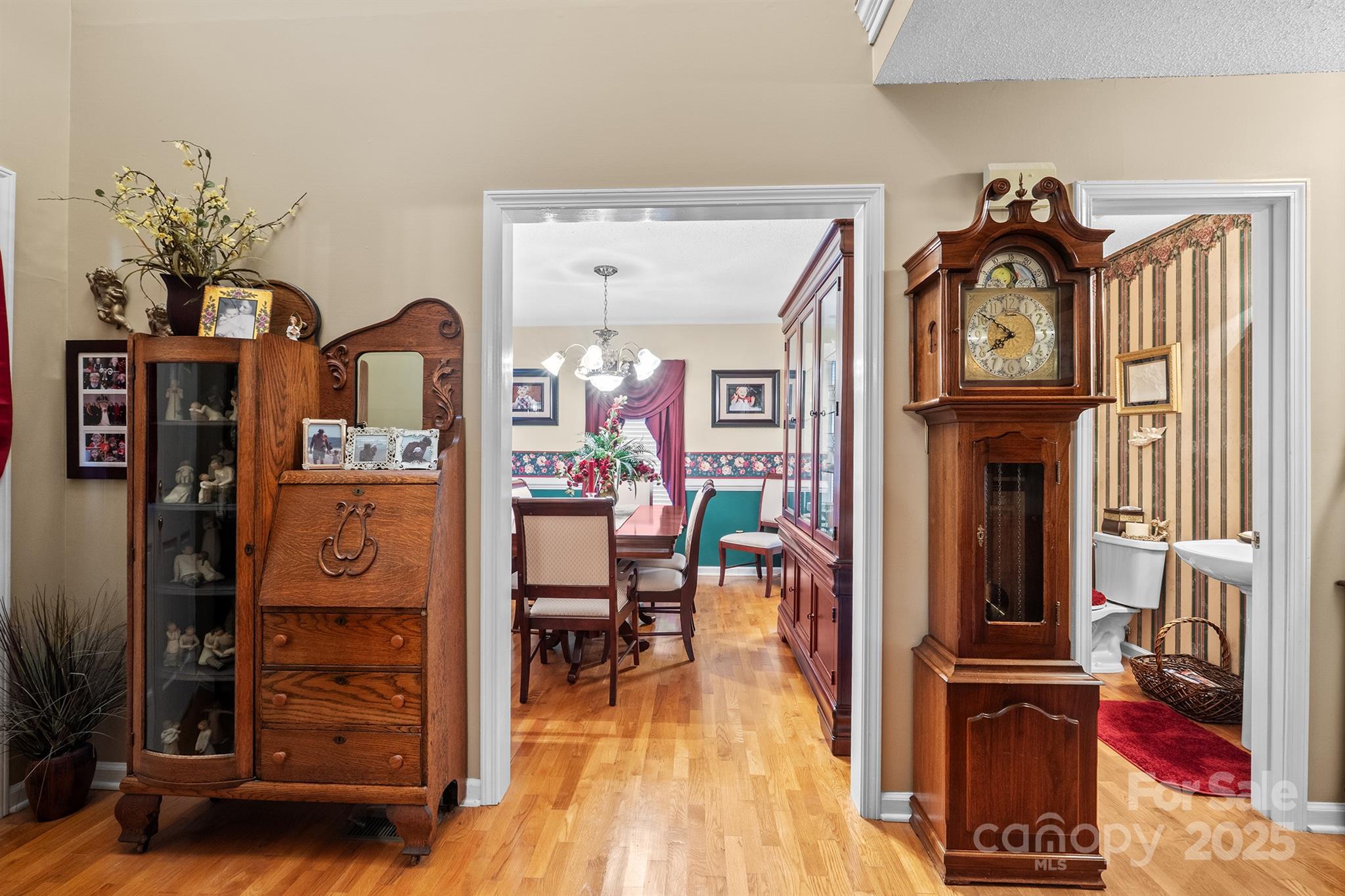 1948 Twin Ponds Drive
