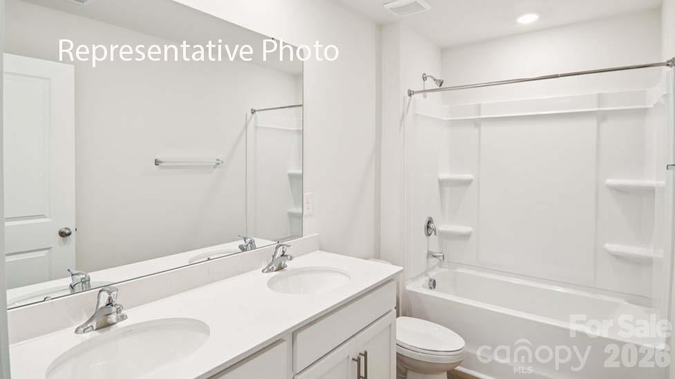 The Hamptons at Hickory - Residential