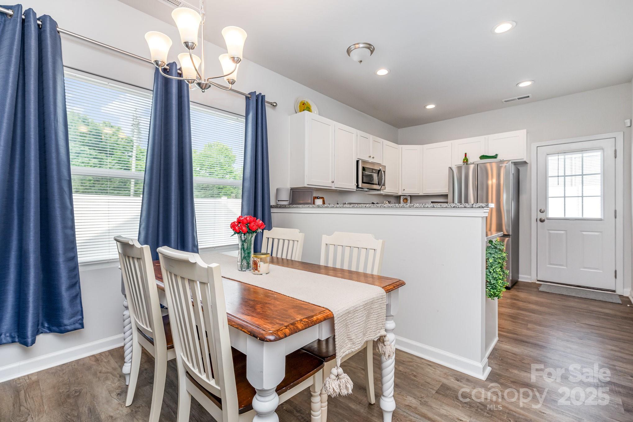 218 Canina Lane