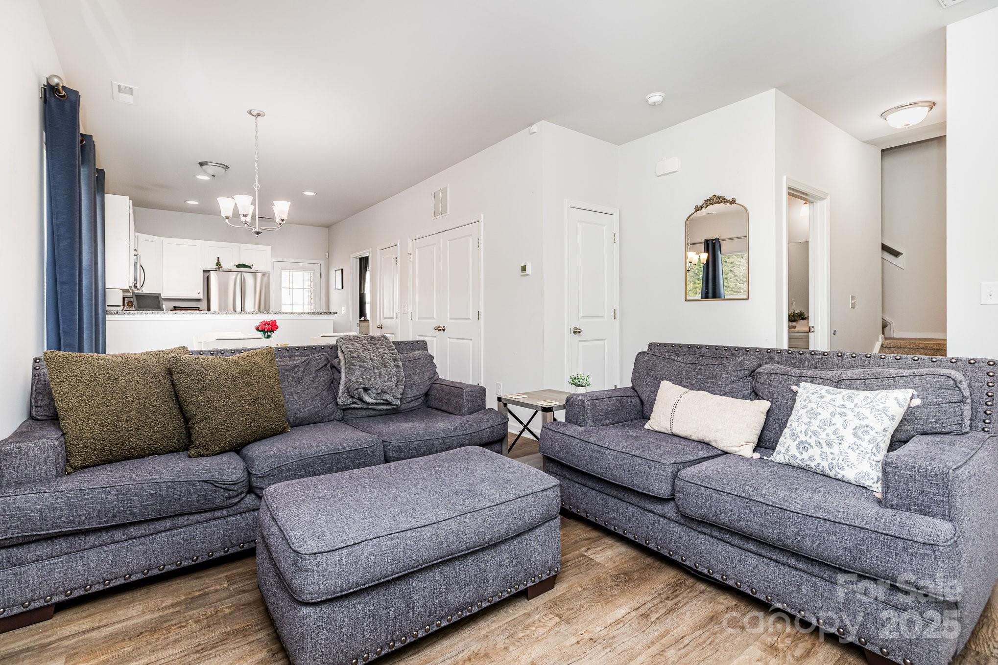 218 Canina Lane