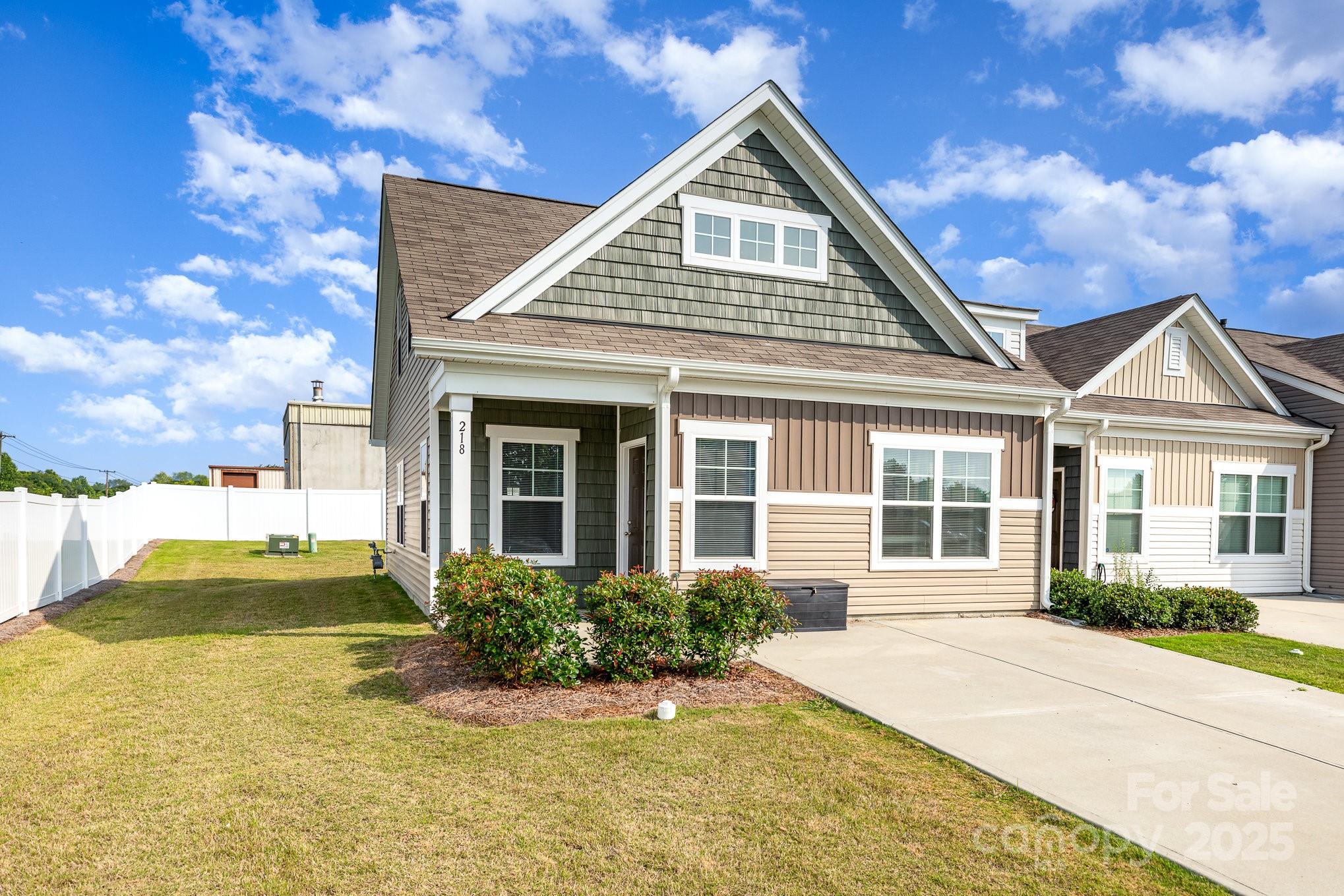 218 Canina Lane