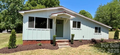 Photo of 908 E 1st Street, Newton, NC 28658 (MLS # 4392573)