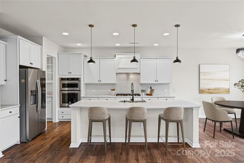 Photo of 16008 Weeping Valley Drive, Fort Mill, SC 29715 (MLS # 4298882)