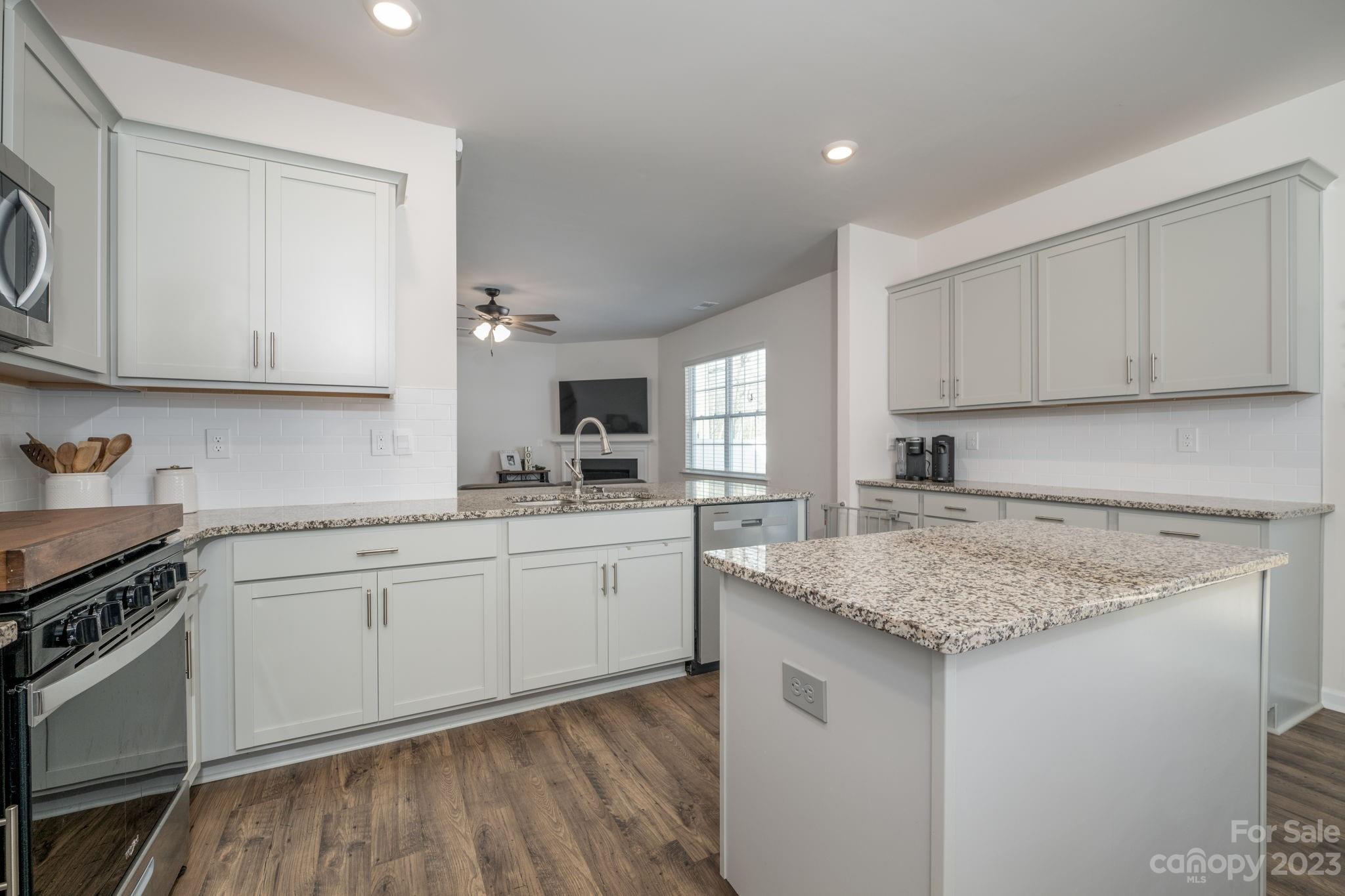 Azalea Ridge - Residential