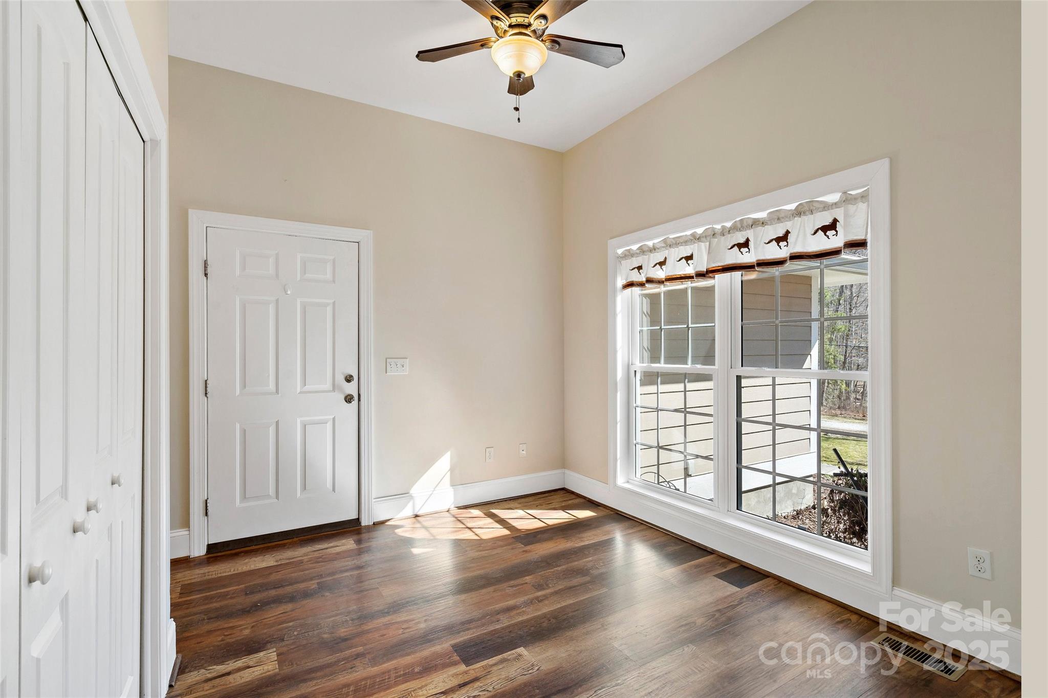 Lace Falls - Residential