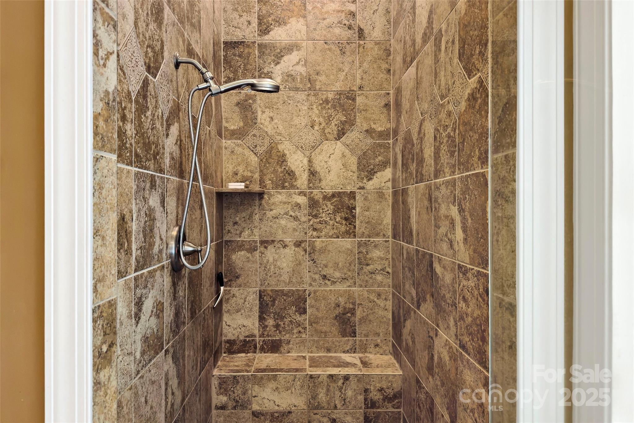 Lace Falls - Residential