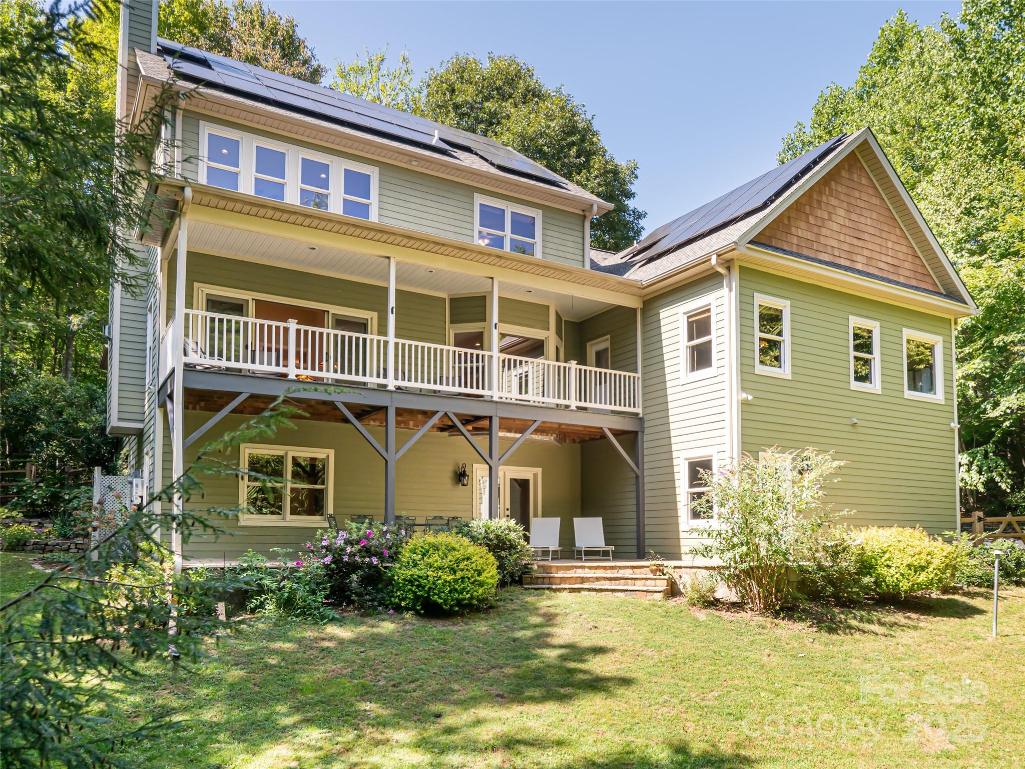 737 Streamside Drive