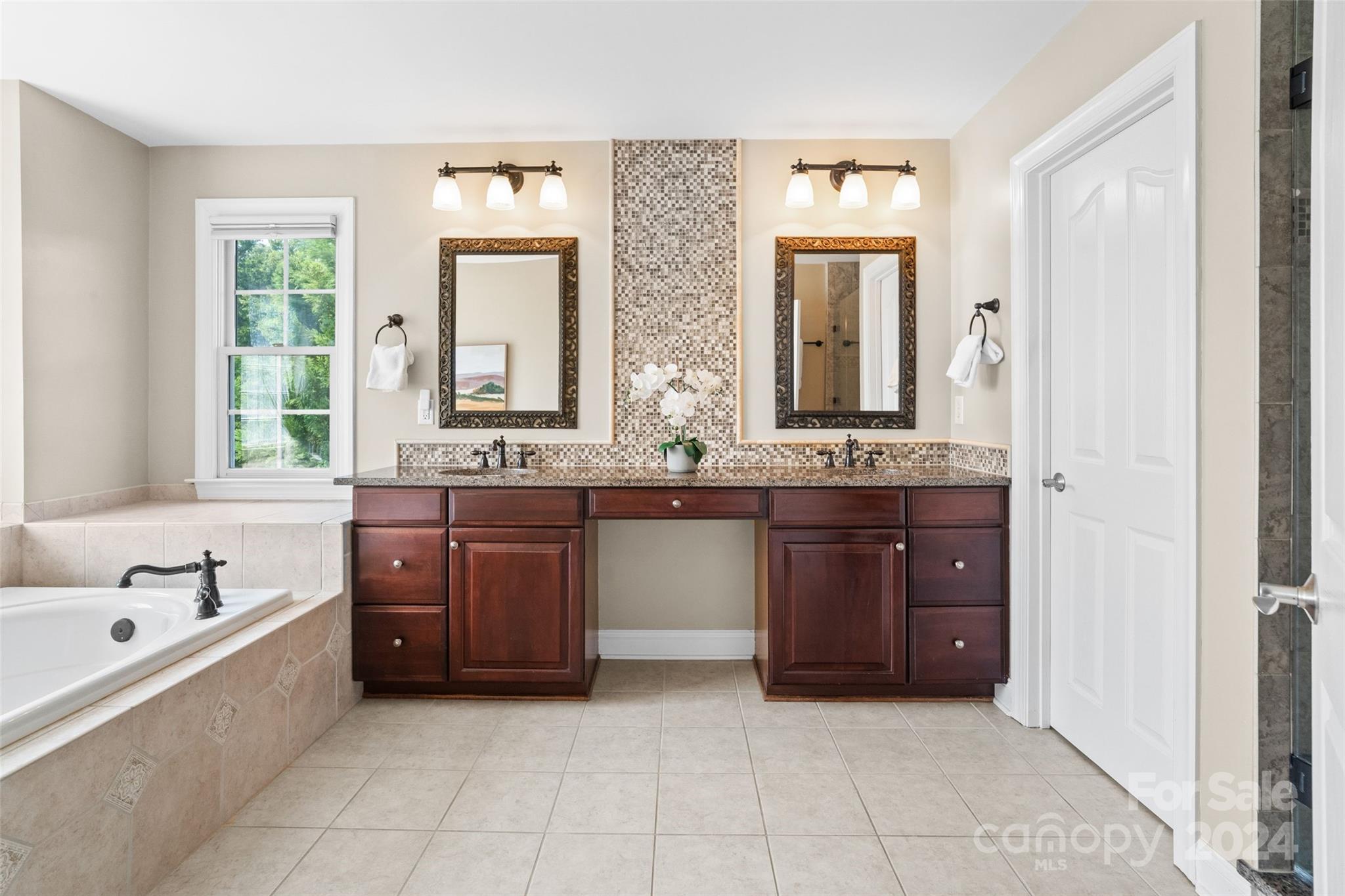 Lake Forest Preserve - Residential