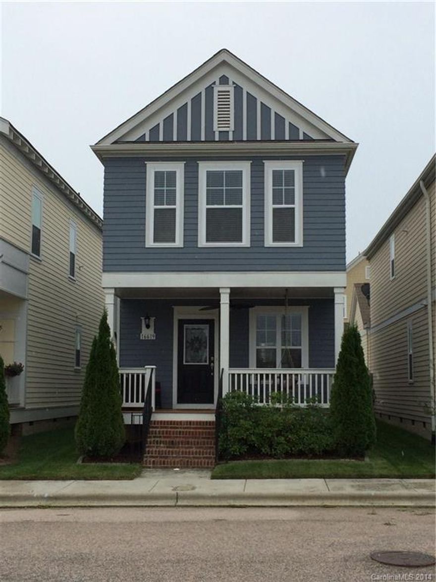 Great Davidson Community!  Charleston Row House with open floor plan. Beautiful hardwood flooring downstairs. Granite in kitchen and bathrooms!  Community with Clubhouse, pool, playground, walking trails, and dog park. Must See!!