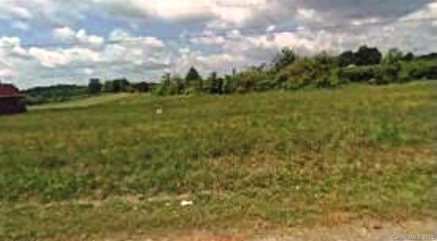 Looking to build your Dream Home? Come to this Established Neighborhood near Springlake Country Club in York, SC and Build on this 1 Acre lot.