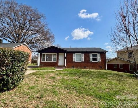 Photo of 1410 Waddell Street, Charlotte, NC 28216 (MLS # 4354727)