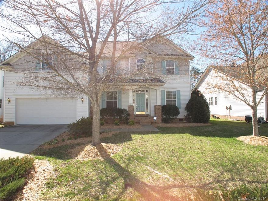 Great 5 bedroom 3 bath home. Large  bedrooms. Huge deck. Fantastic location!
