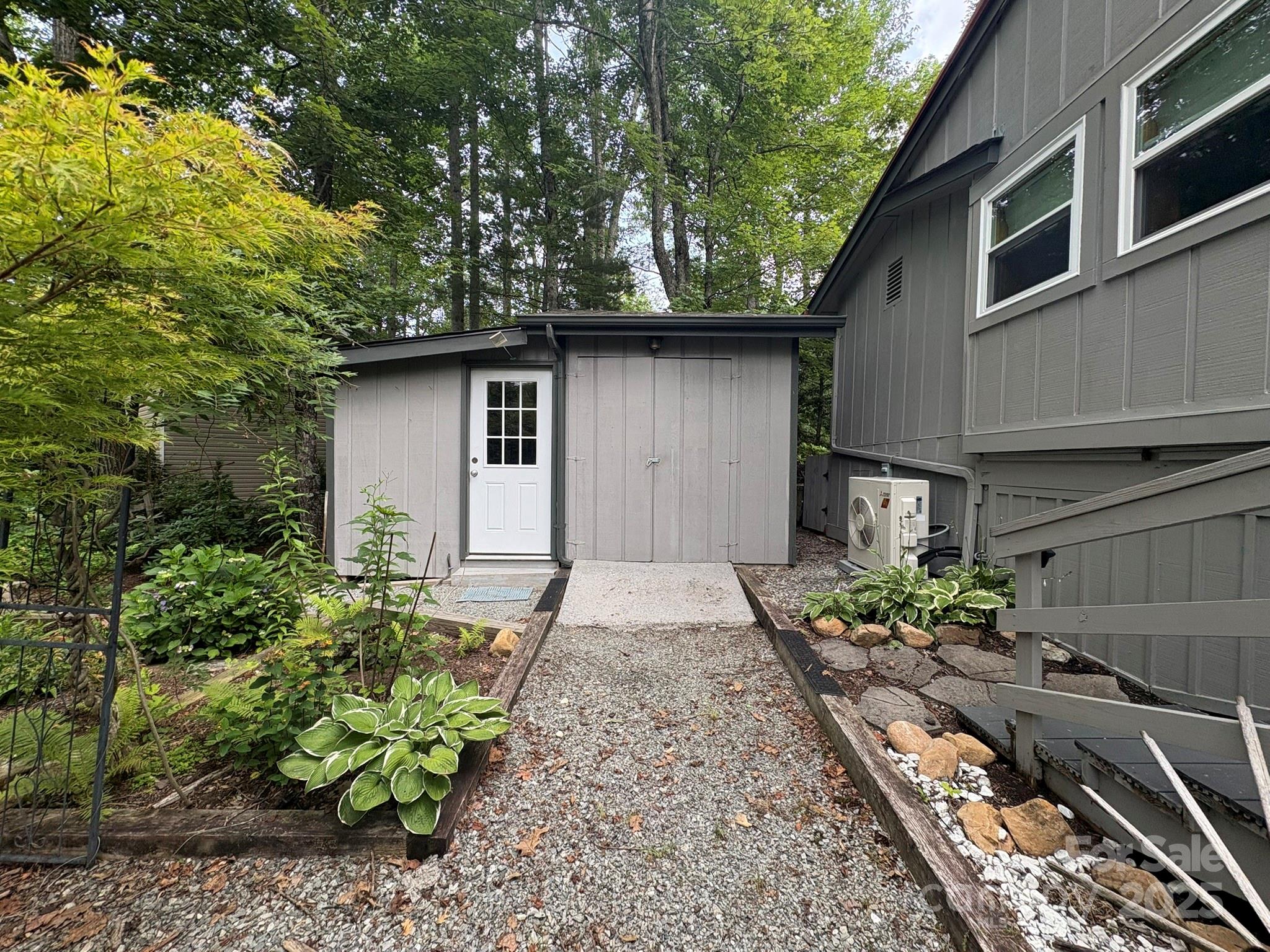 527 Windridge Road
