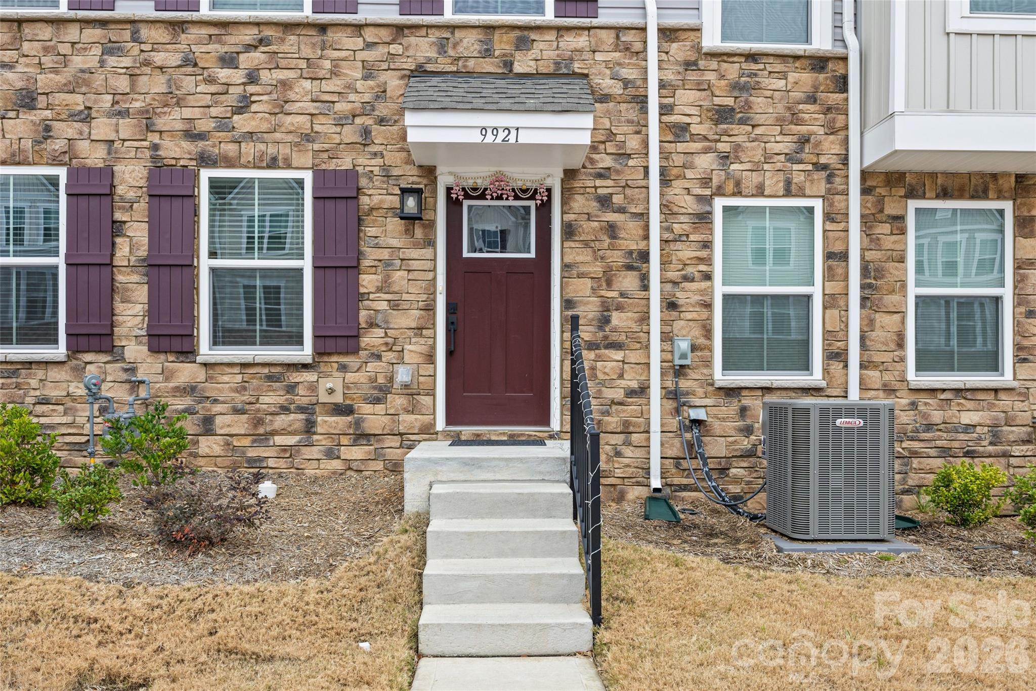 9921 Oaklawn Boulevard NW