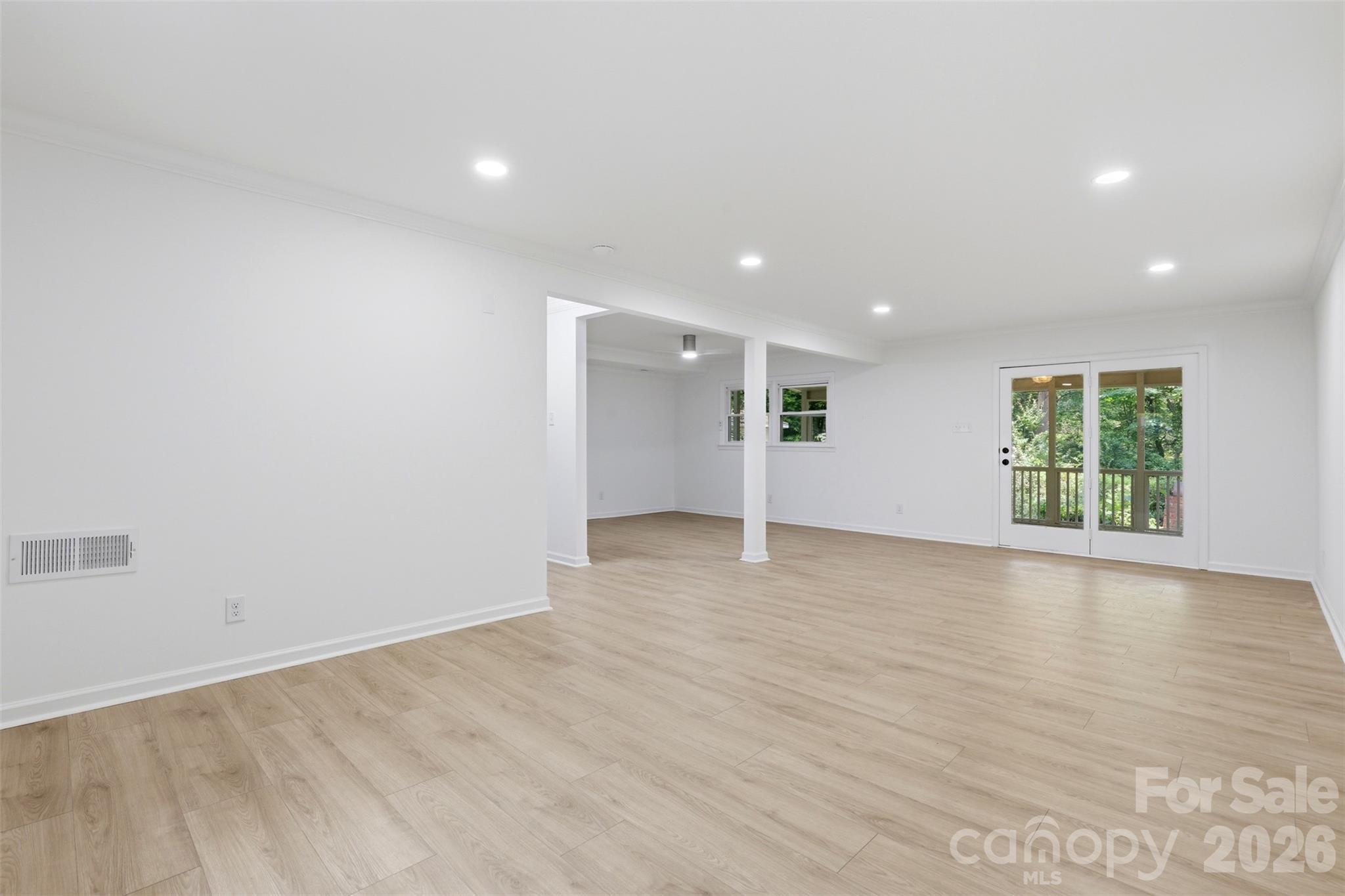 Country Club Estates - Residential