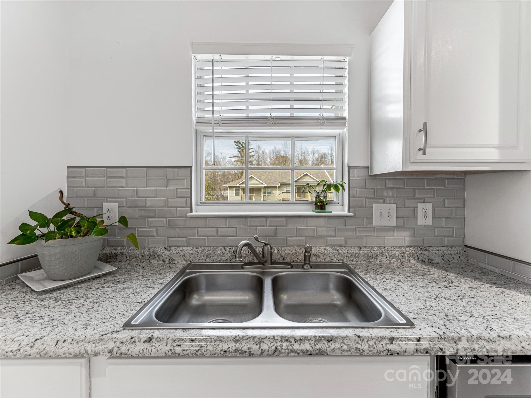 Carlyle Condominiums - Residential