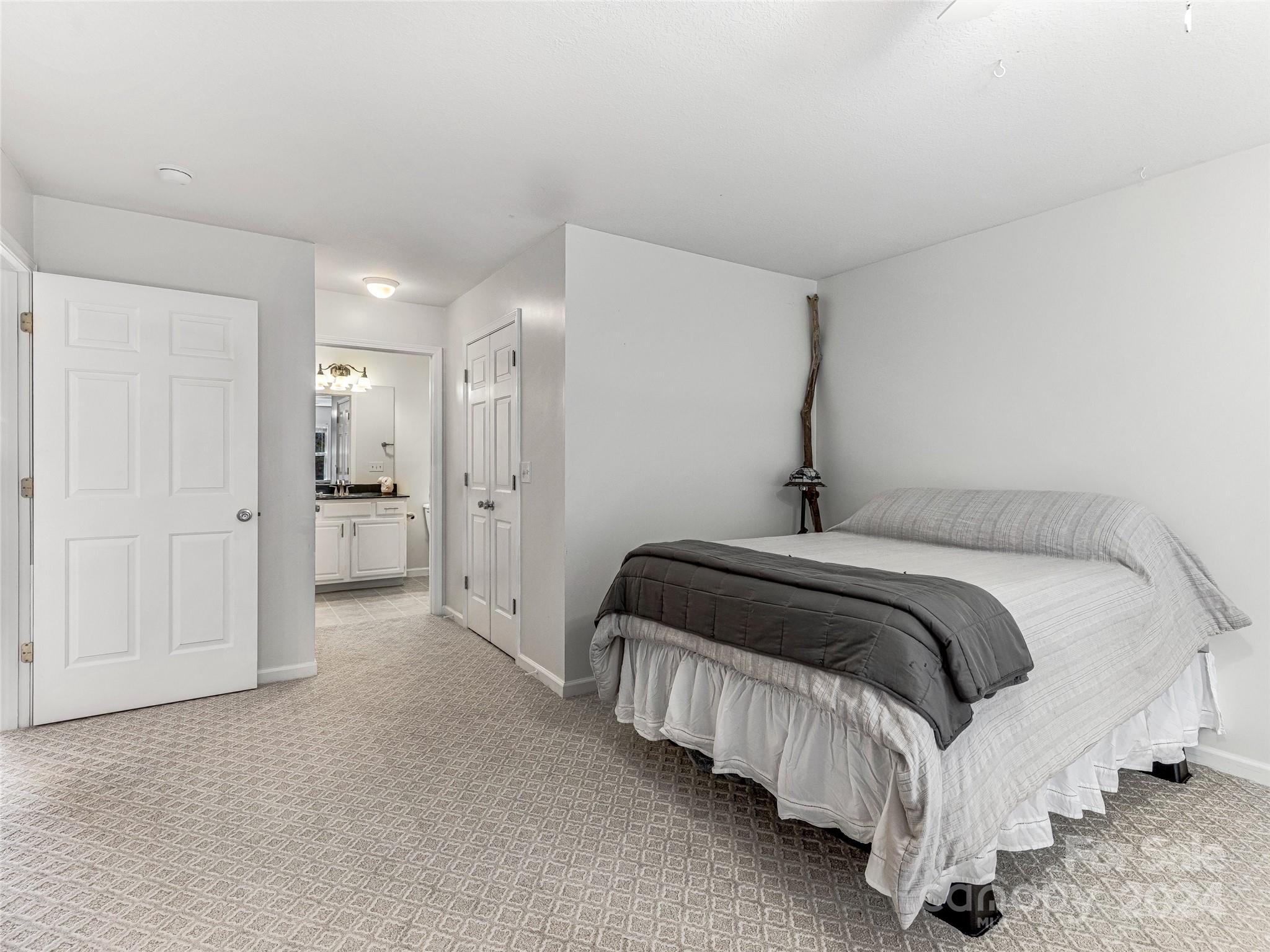 Carlyle Condominiums - Residential