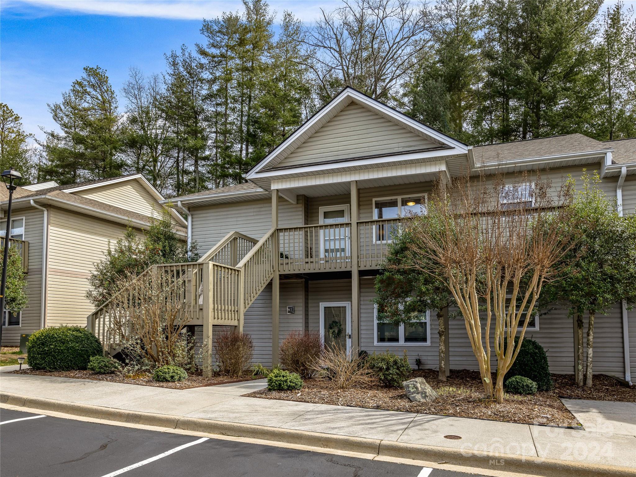 Carlyle Condominiums - Residential