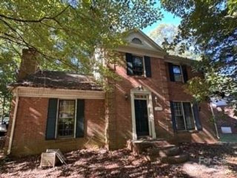 Photo of 635 Trail Ridge Road, Matthews, NC 28105 (MLS # 4314832)