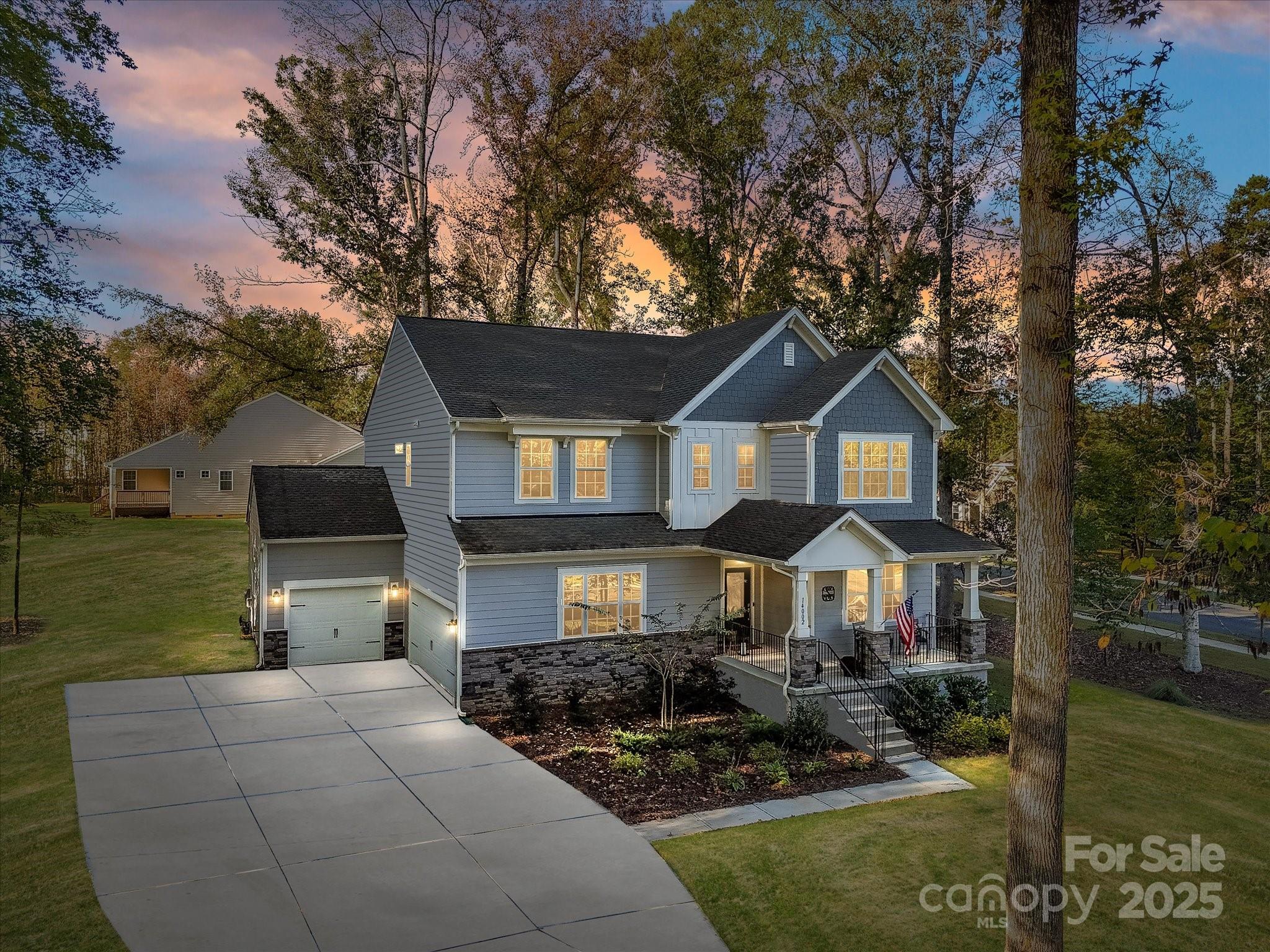 The Estates at Arlington Woods - Residential