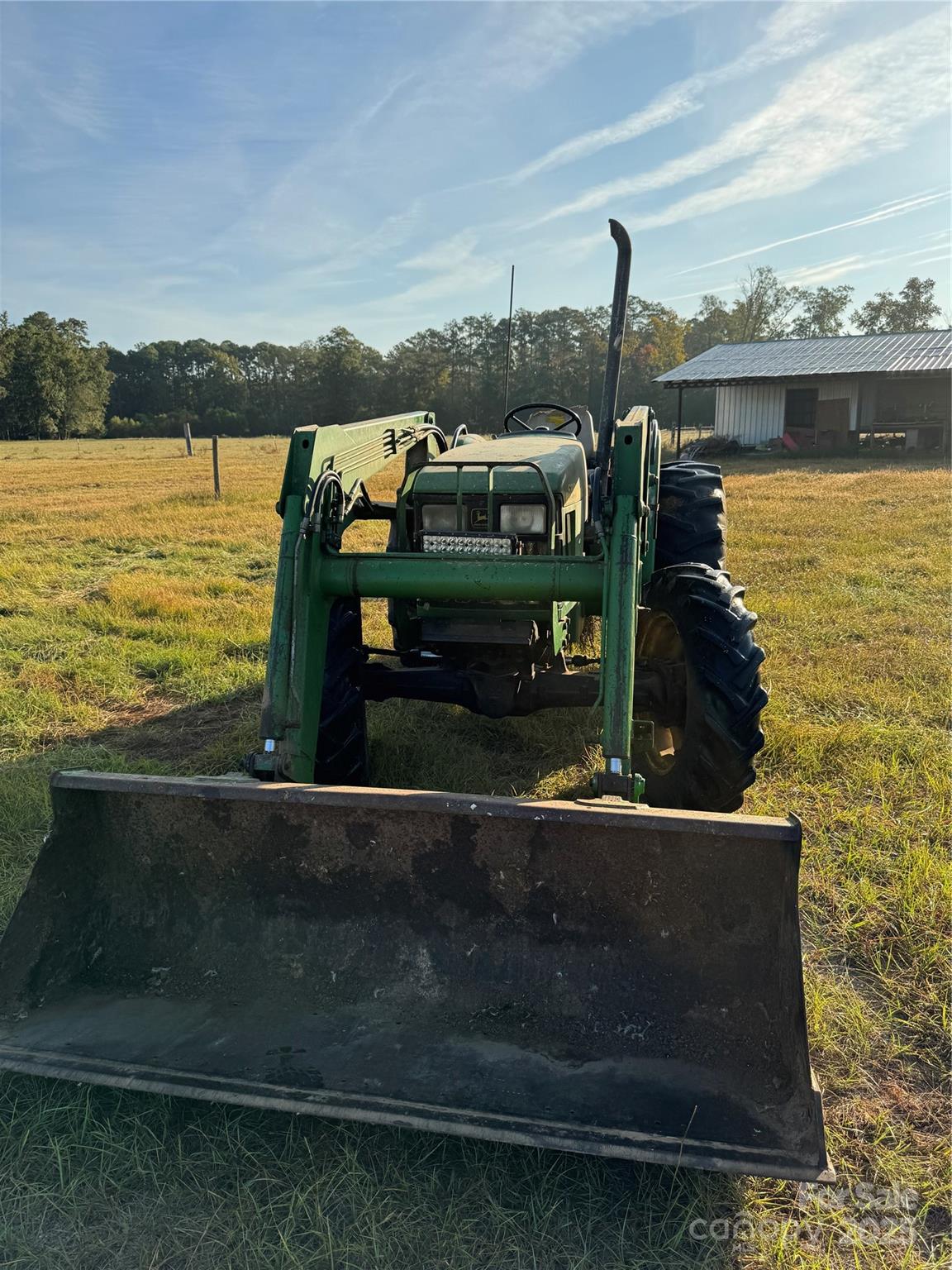 Main image without alt text