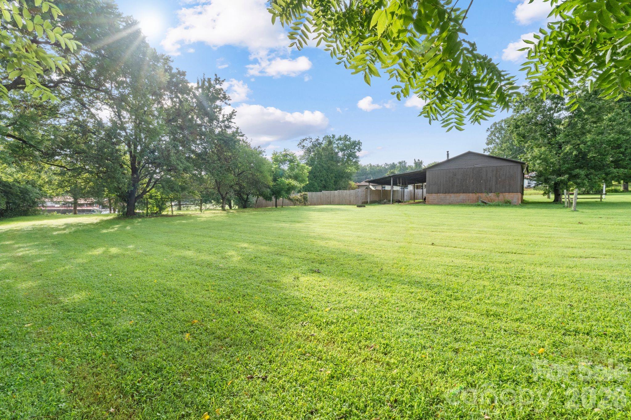 3968 Hollywood Ridge Road