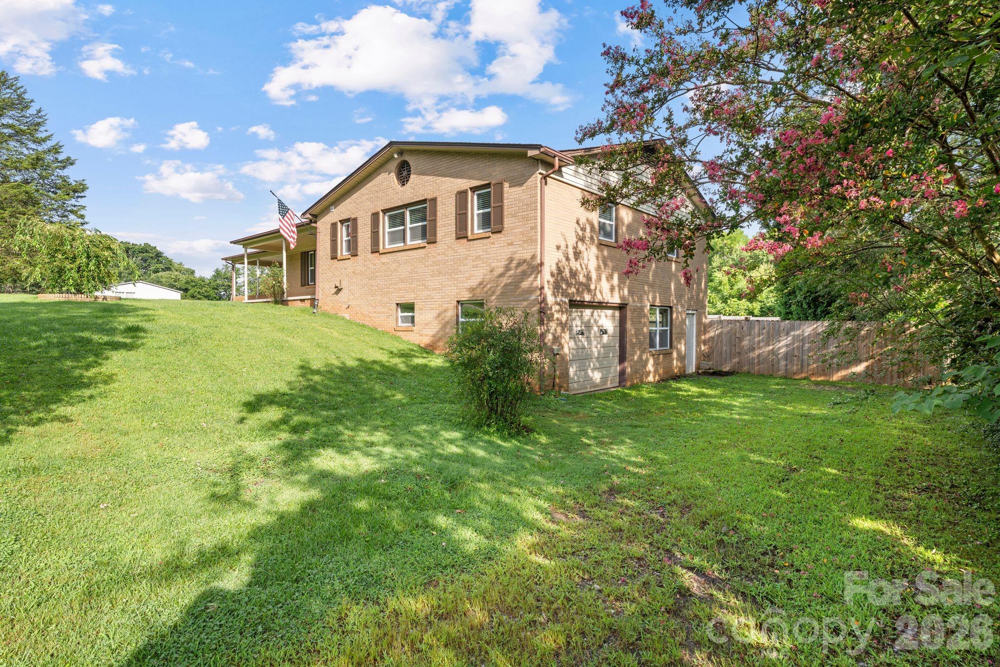 3968 Hollywood Ridge Road