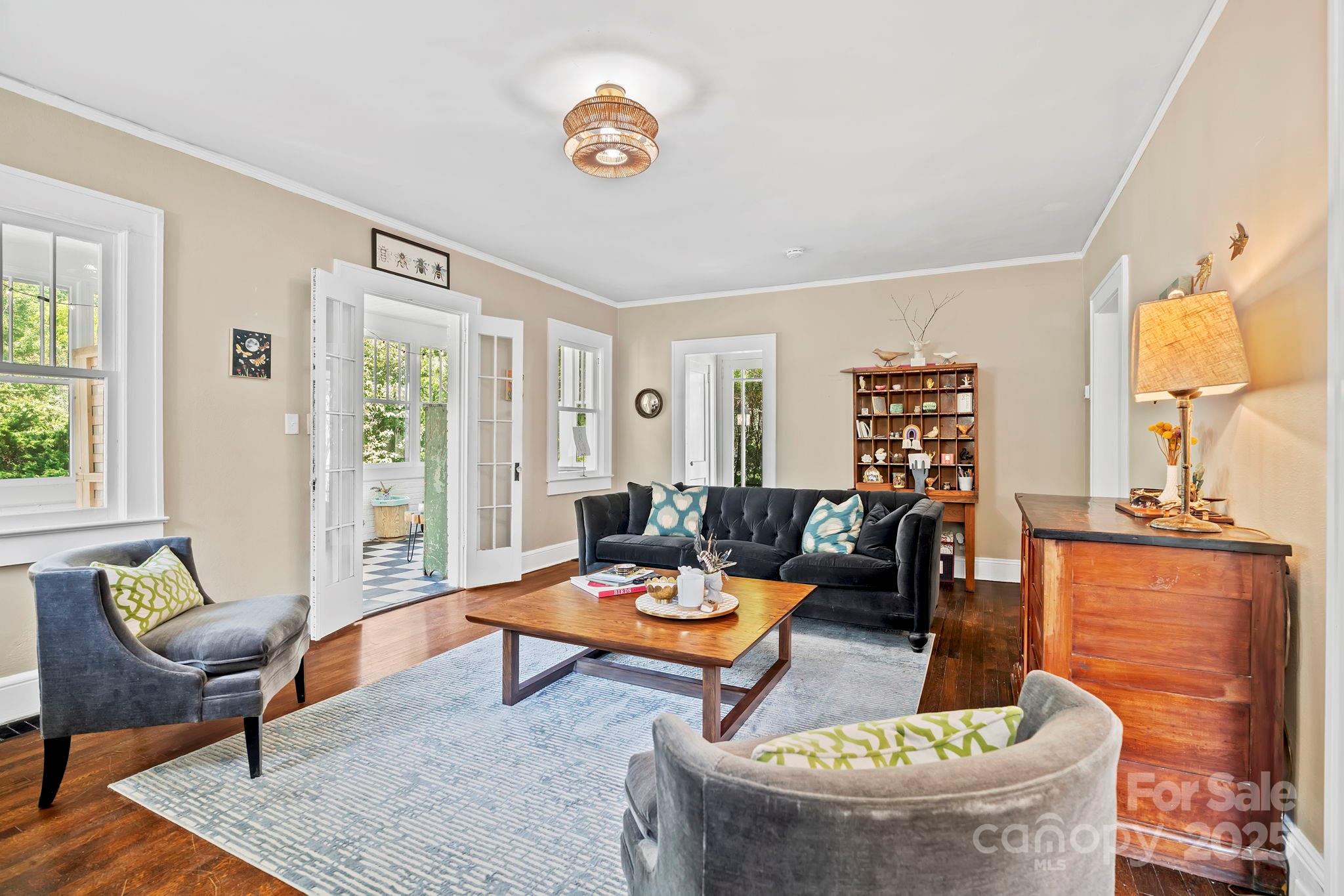 75 Lakewood Drive
