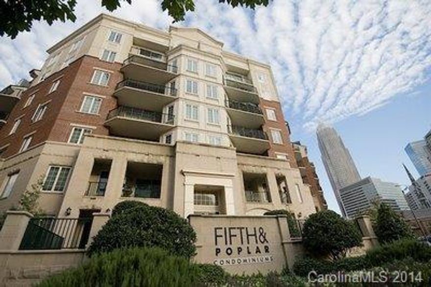 Beautiful condo with granite counters, stainless appliances, hardwood floors and a private balcony with panoramic uptown skyline views. Enjoy Resort style living with 24 hr concierge, 1 acre courtyard with pool, fountain, putting green and gazebo, a coffee bar, club room with pool table, on-site Harris Teeter grocery store, fitness center, cyber cafe and media room. Two blocks to Trade and Tryon, walk to everything in Uptown!