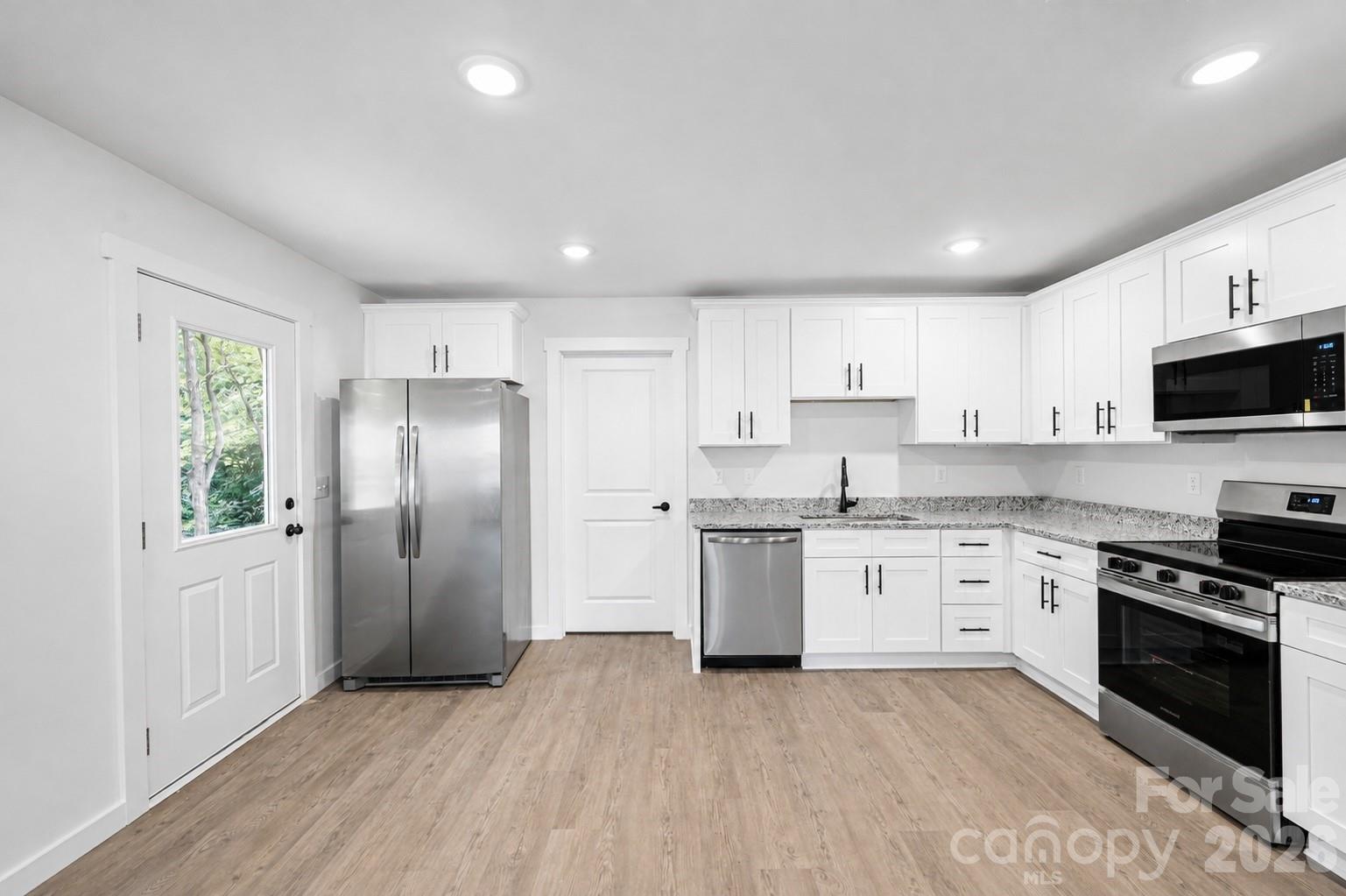 1050 5th Street NE