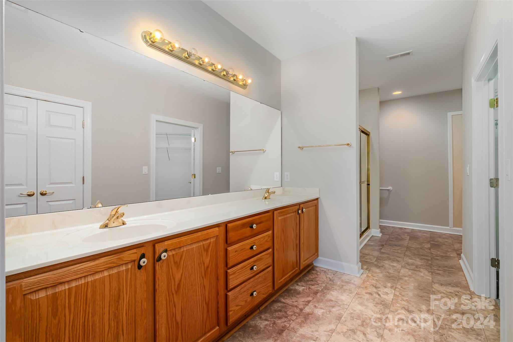 Windsor Oaks - Residential