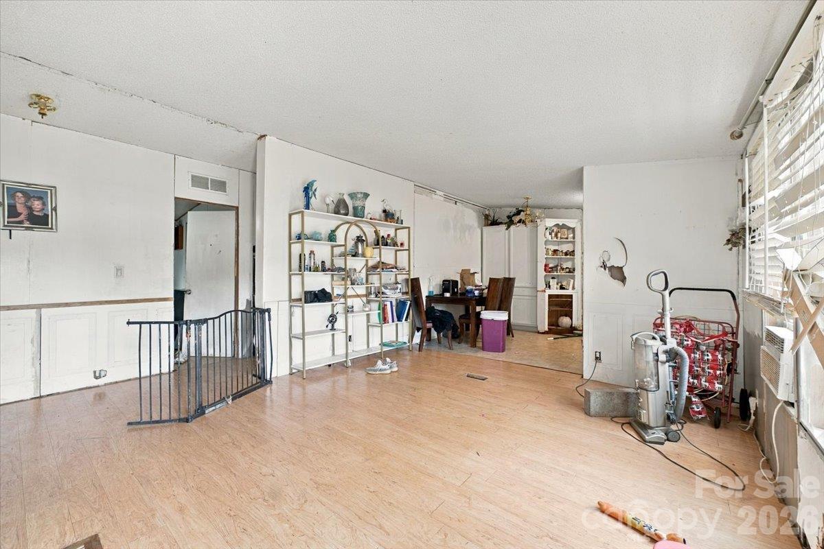 1176 Safeway Drive 65A