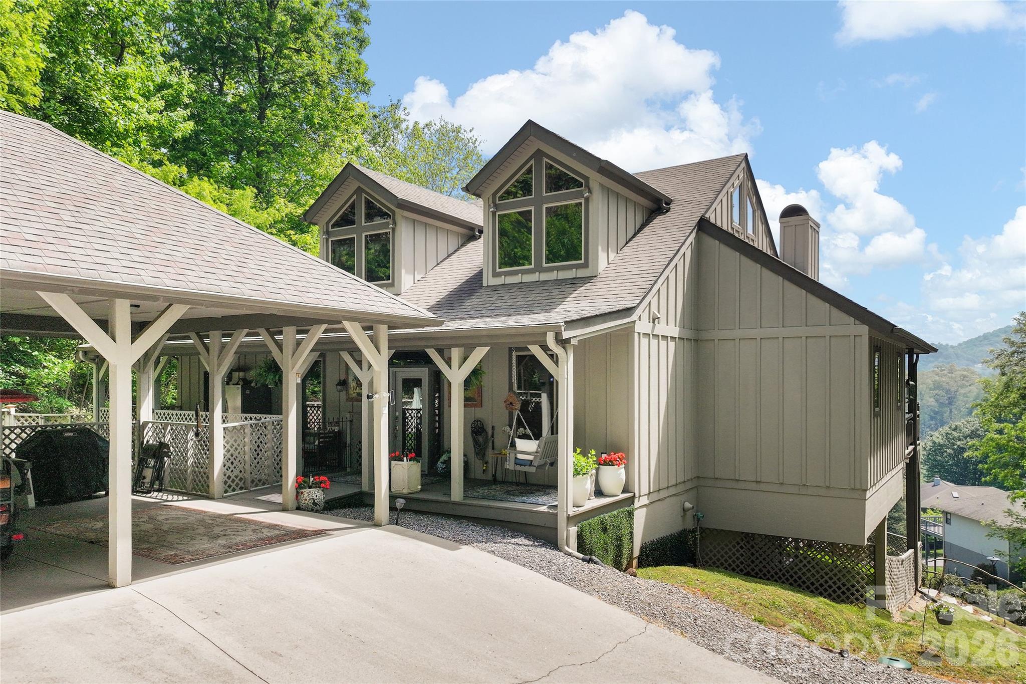 266 Hawks Crest Drive