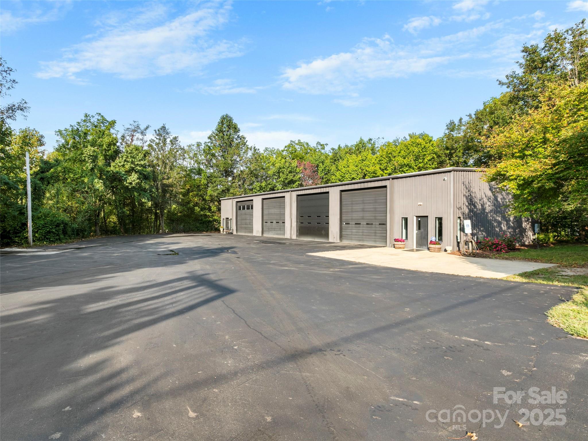 284 New Leicester Highway