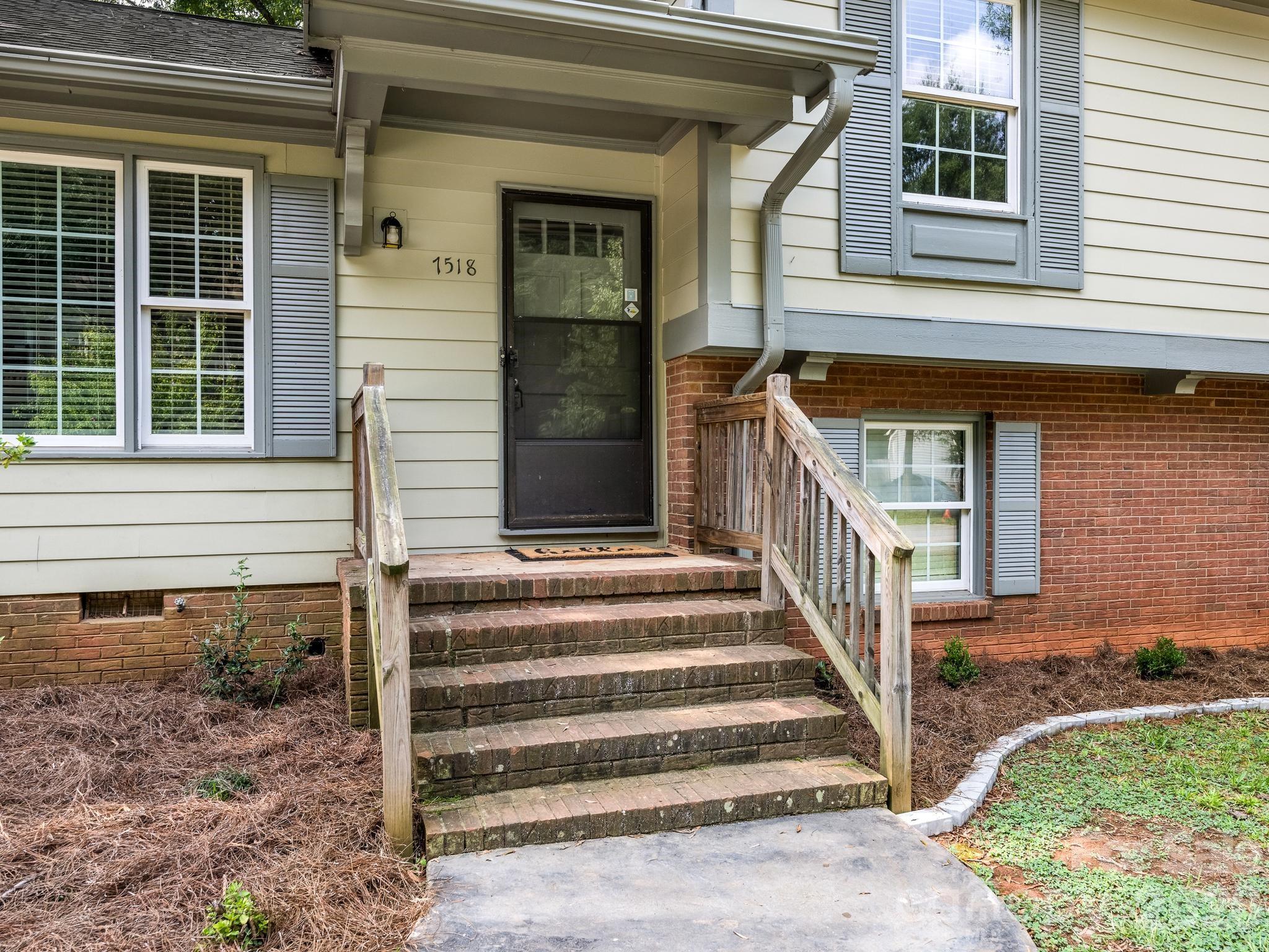 7518 Riding Trail Road