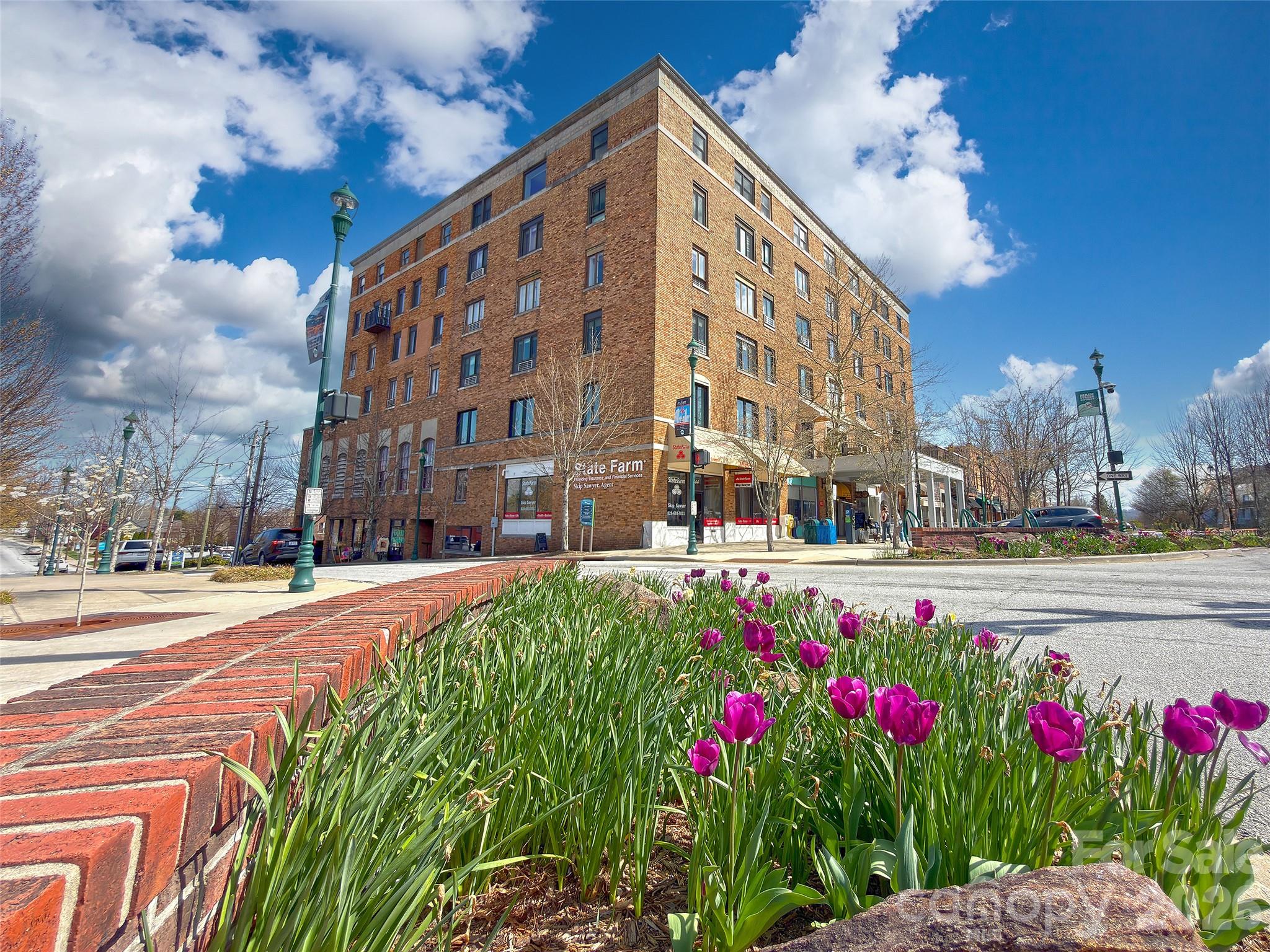 Skyland Downtown Apartments - Residential
