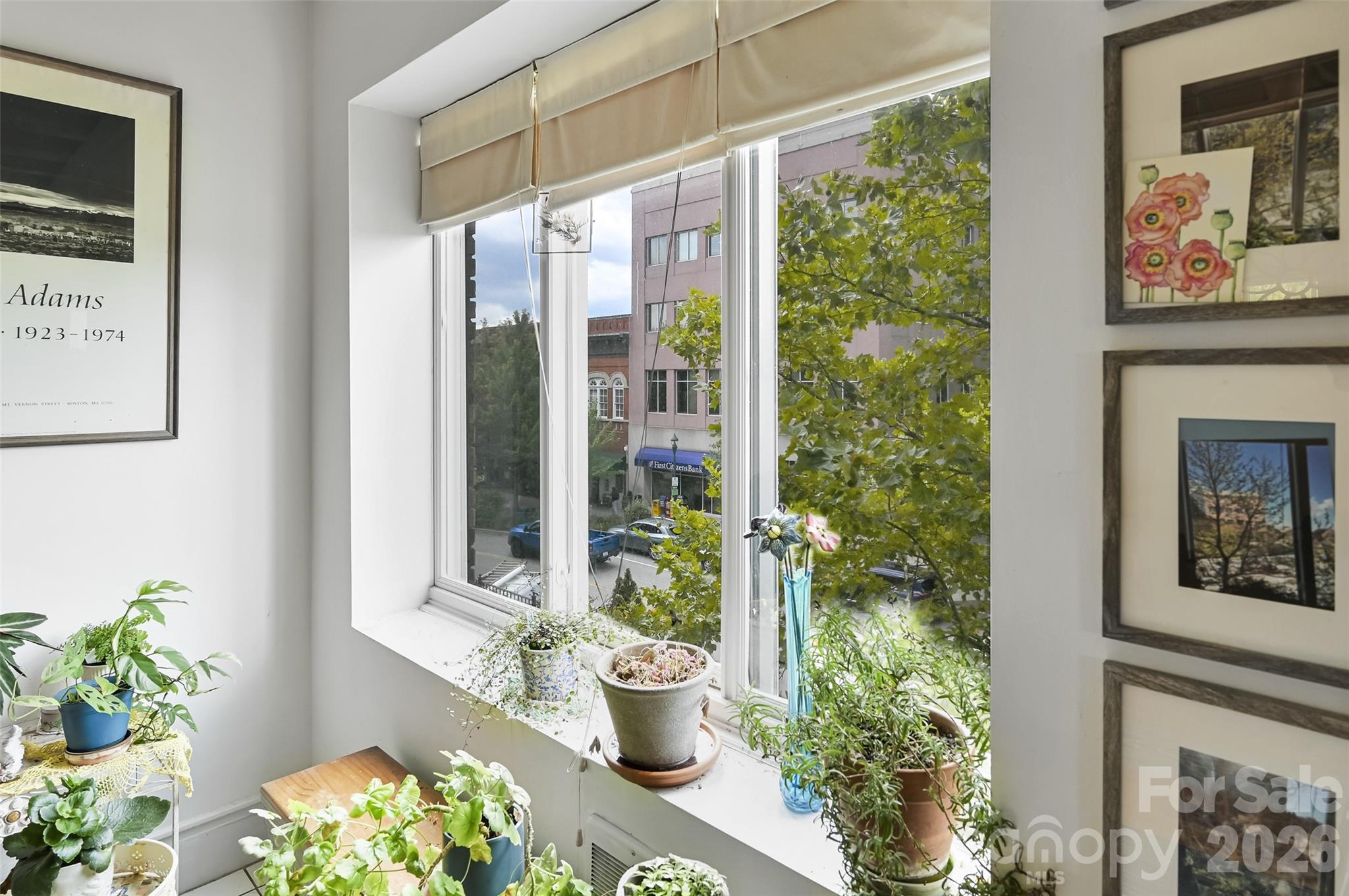 Skyland Downtown Apartments - Residential