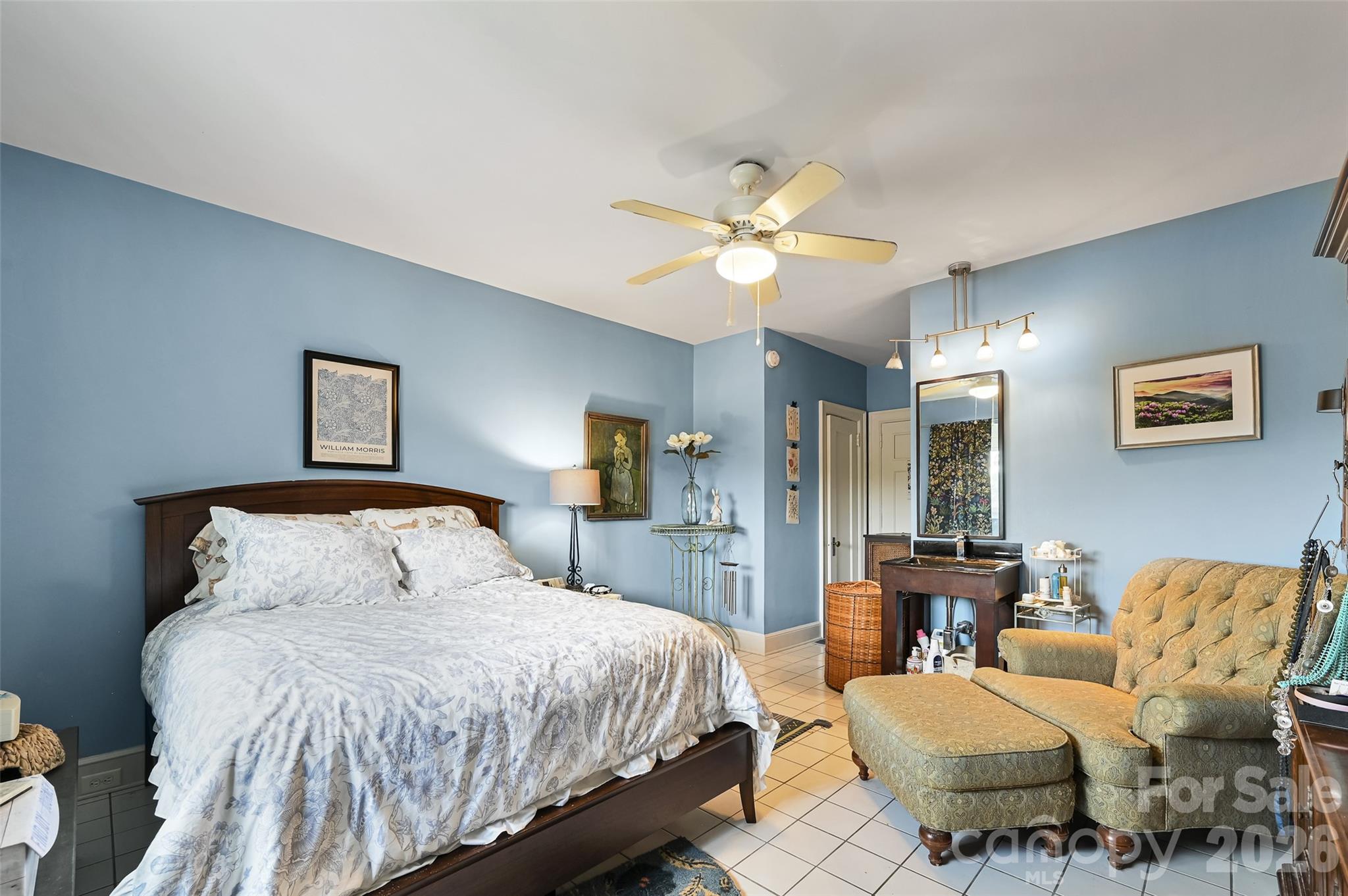 Skyland Downtown Apartments - Residential