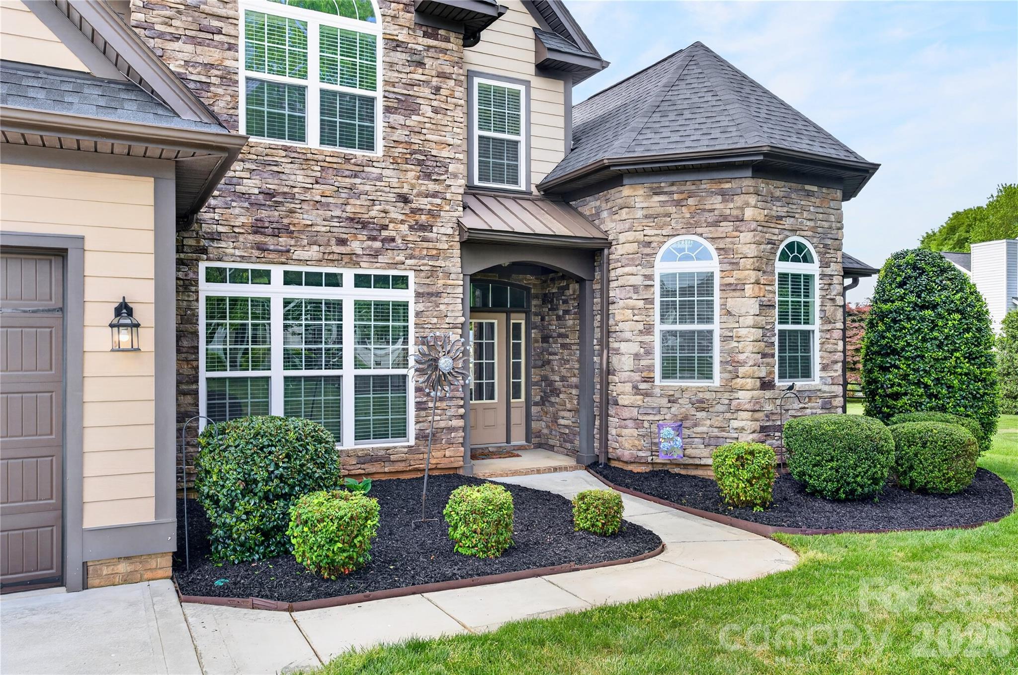 103 Webbed Foot Road