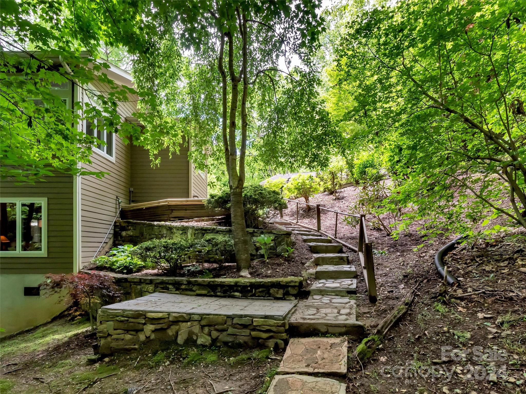 Laurel Ridge Country Club - Residential