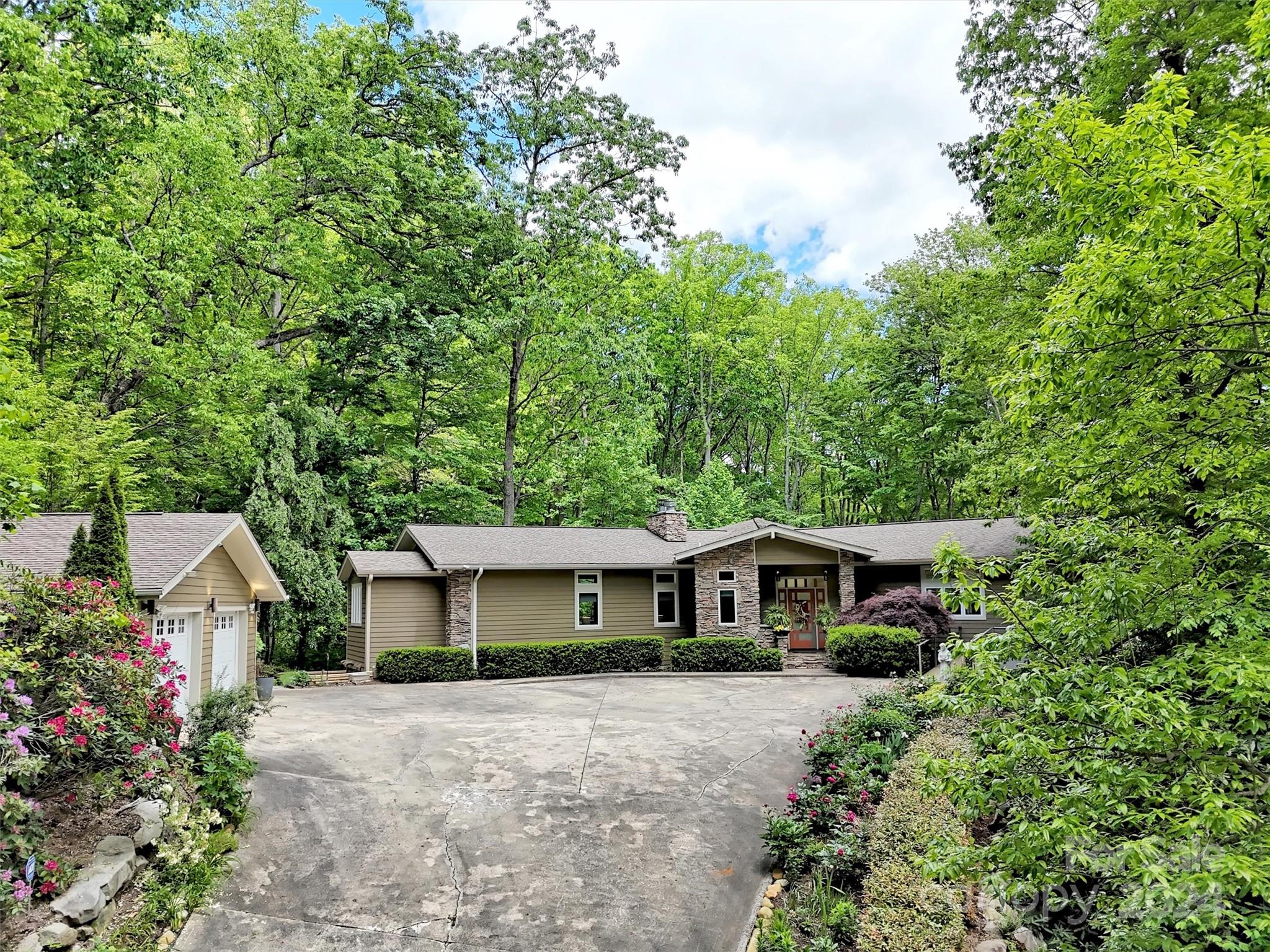 Laurel Ridge Country Club - Residential