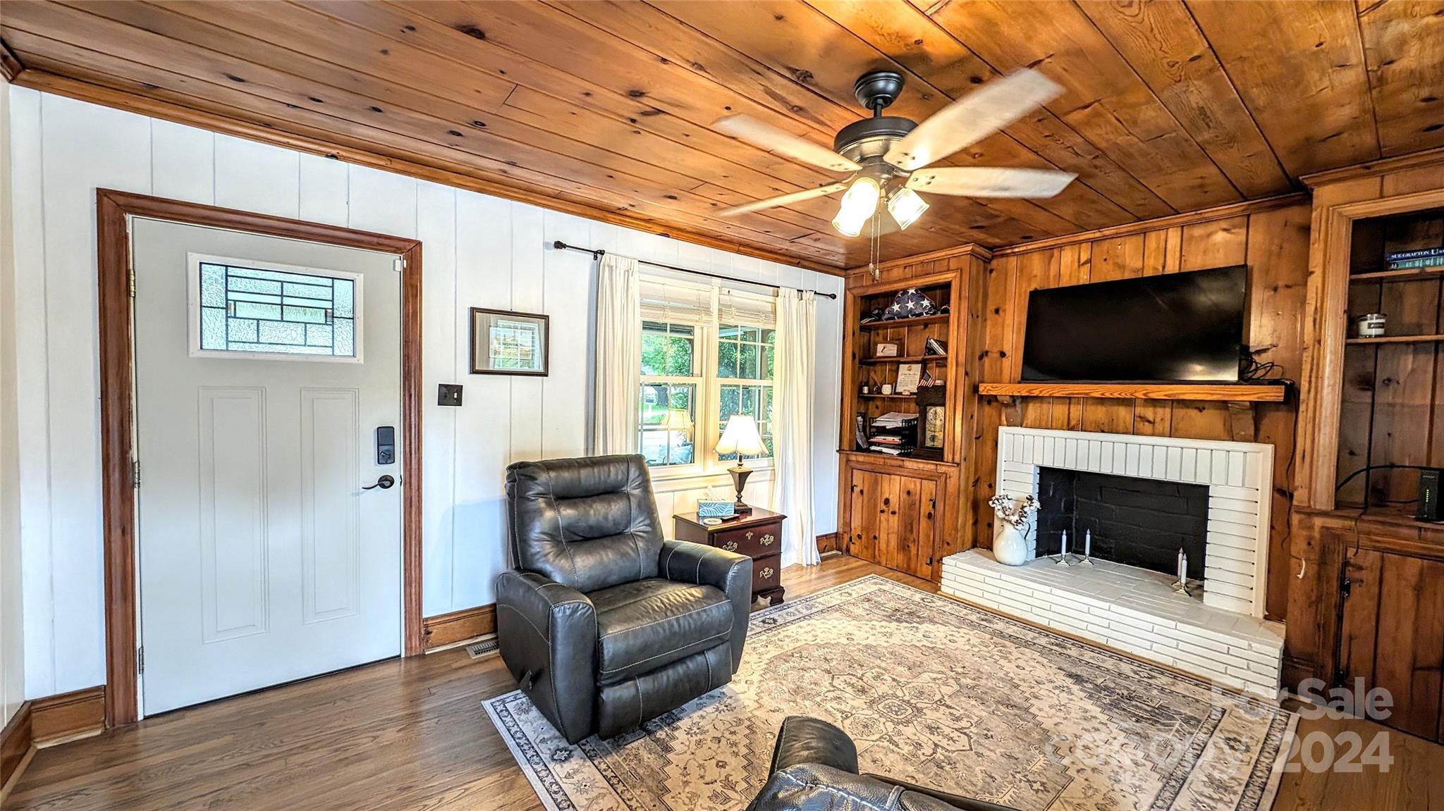 Seventeen Acres - Residential