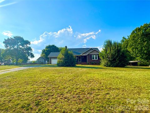 Photo of 4105 Salem Pointe Drive, Monroe, NC 28110 (MLS # 4402300)