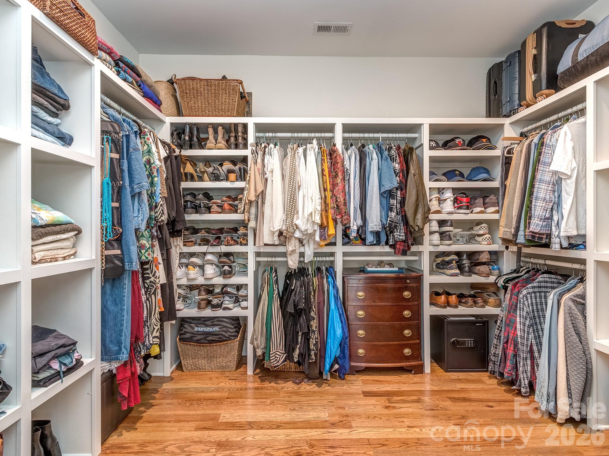 Plaza Hills - Residential